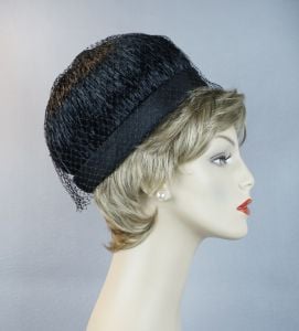 Vintage 60s Black Straw Bubble Crown Pillbox Hat