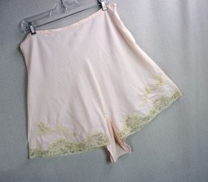 40s Pink Lace Step Ins or Tap Panties by Cor-Ann, I Magnin, Sz XL - Fashionconservatory.com