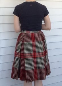 50s Plaid Pleated Skirt Toni Owen Sportswear Box Pleat Red Ivory Black 24 Waist XS - Fashionconservatory.com