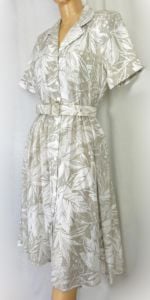 1970s Shirtwaist Dress Vintage Beige and White Botanical Leaf Print VLP Petites