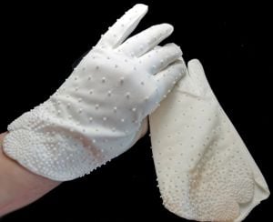 Vintage 1960s Seed Bead Off White Dress Gloves Nylon Signed Grandoe Hong Kong Size 8 Deadstock - Fashionconservatory.com