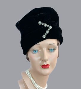 Vintage 80s Black Velvet Scrunch Turban Hat with Rhinestones
