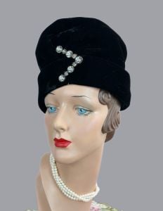 Vintage 80s Black Velvet Scrunch Turban Hat with Rhinestones - Fashionconservatory.com