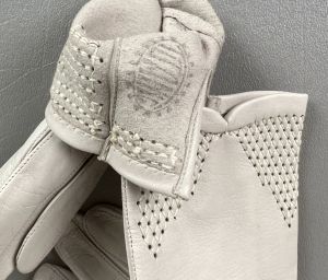 Ivory G.F. Granata Ladies Kid Leather Gloves Roma Size 6 Deadstock  - Fashionconservatory.com
