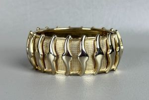 Whiting & Davis Mid Century Goldtone Hinged Cuff Bracelet, Sz 7