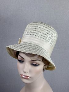 70s Ivory Straw Cloche Church Hat, Sz 21 1/2, VFG - Fashionconservatory.com