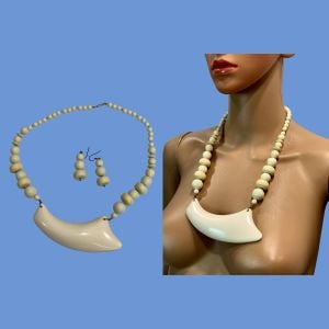 60s MOD White Plastic Resin Large Bead Necklace Pendant & Dangle Earrings Set - Fashionconservatory.com