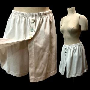 90s White T Shirt Cotton Skort w Mother of Pearl Buttons 